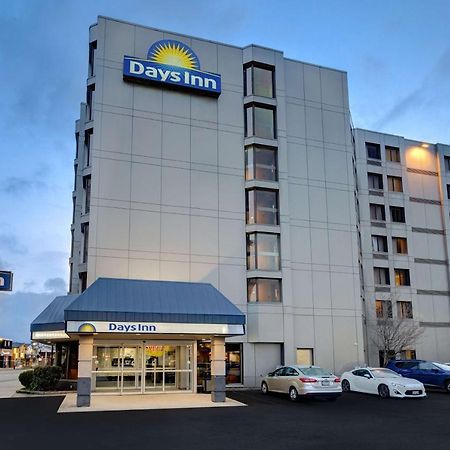 Days Inn By Wyndham Niagara Falls Near The Falls Dış mekan fotoğraf