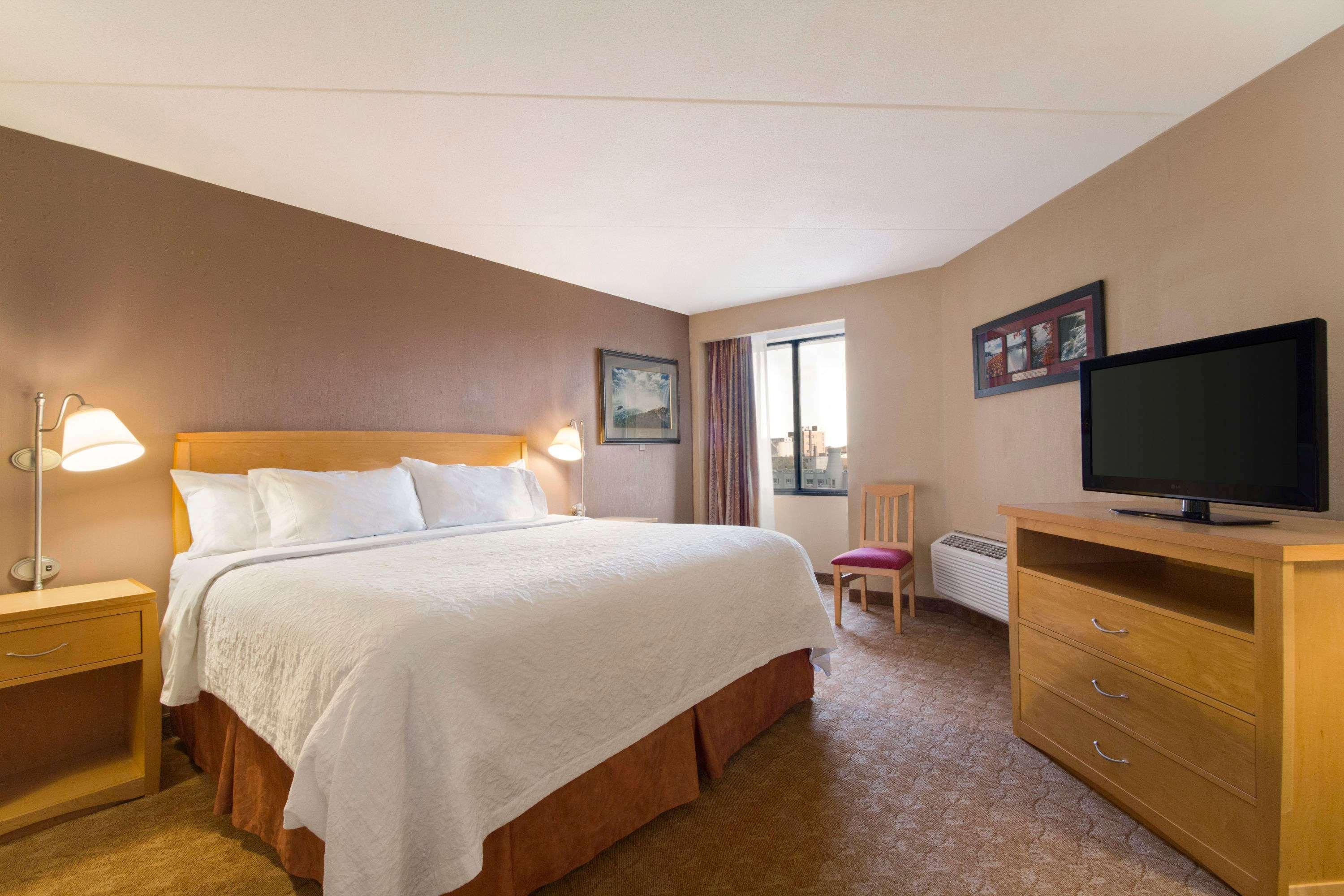 Days Inn By Wyndham Niagara Falls Near The Falls Dış mekan fotoğraf