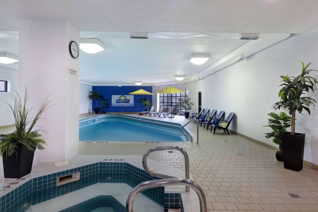 Days Inn By Wyndham Niagara Falls Near The Falls Dış mekan fotoğraf