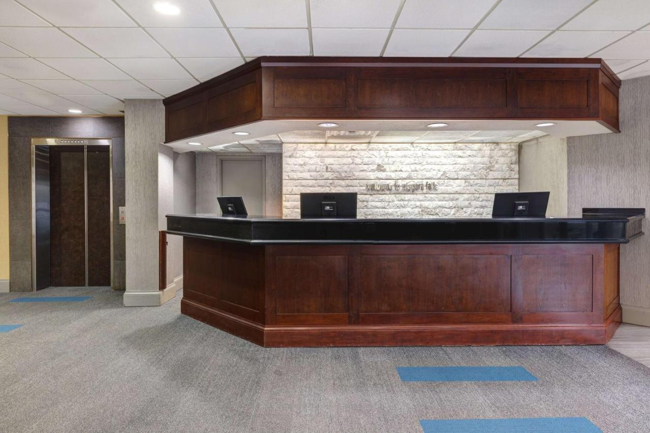 Days Inn By Wyndham Niagara Falls Near The Falls Dış mekan fotoğraf