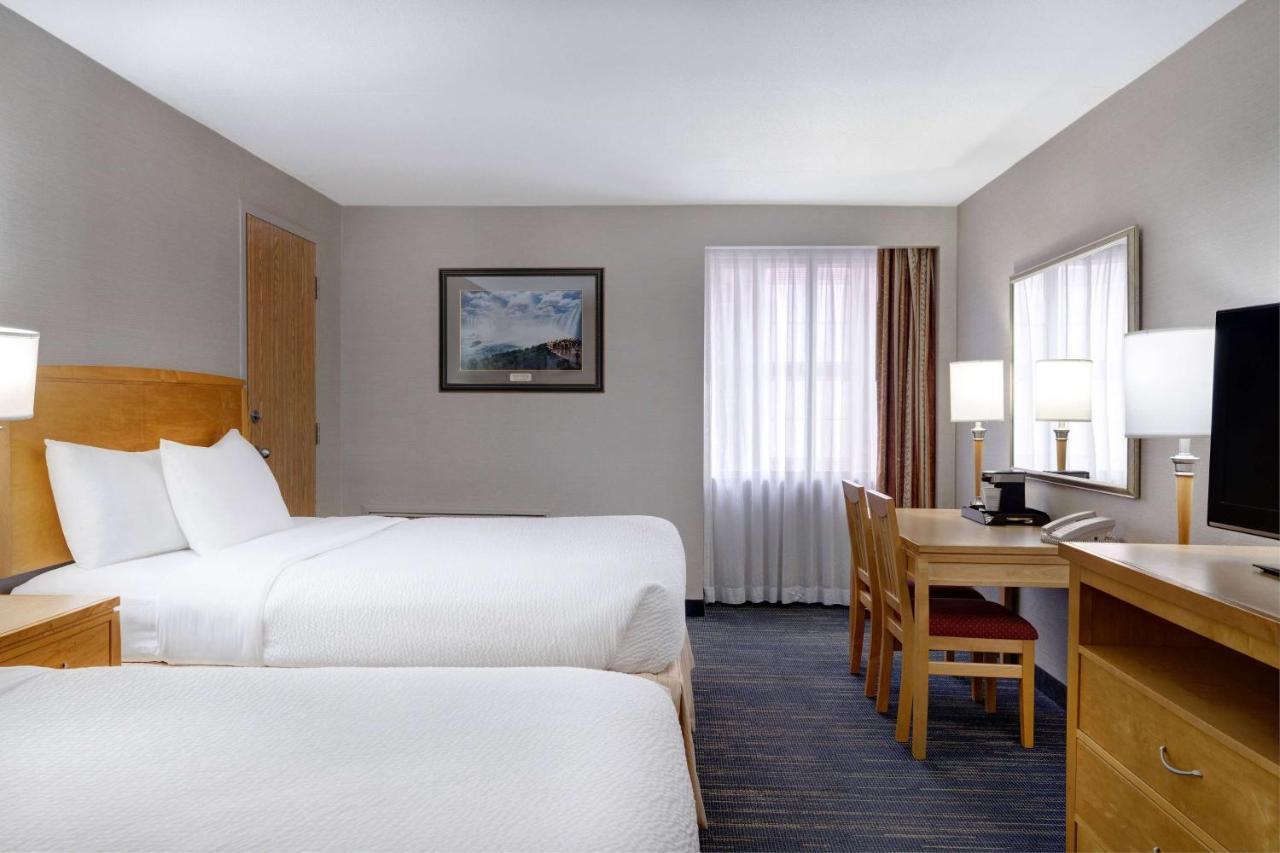 Days Inn By Wyndham Niagara Falls Near The Falls Dış mekan fotoğraf