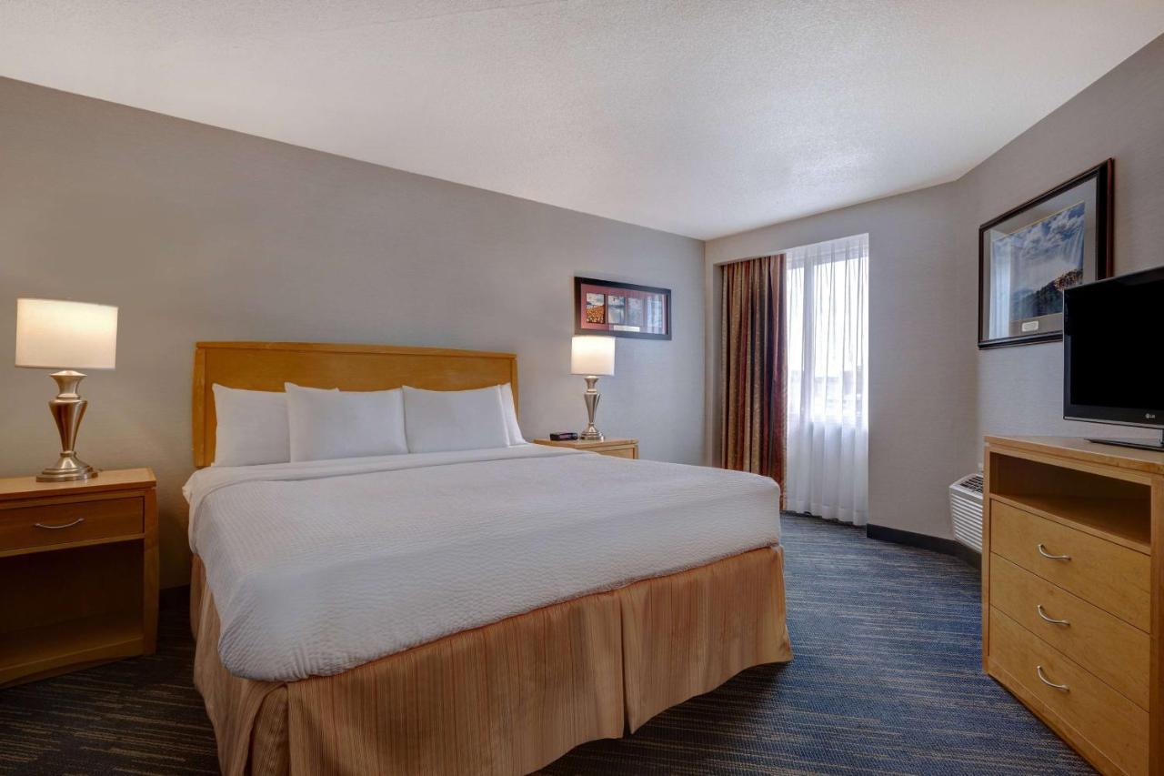 Days Inn By Wyndham Niagara Falls Near The Falls Dış mekan fotoğraf