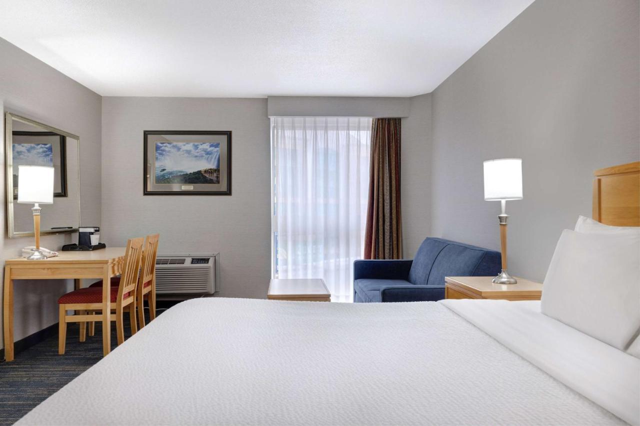 Days Inn By Wyndham Niagara Falls Near The Falls Dış mekan fotoğraf