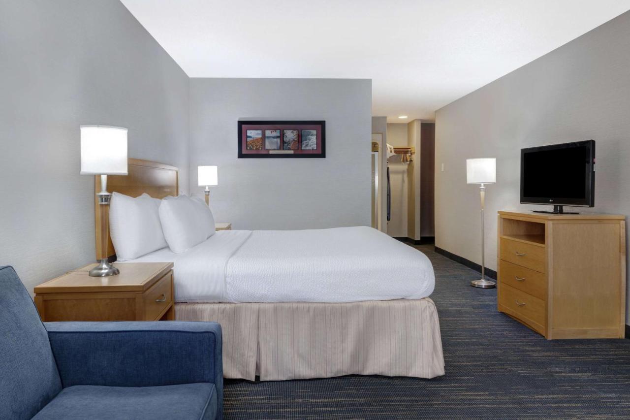 Days Inn By Wyndham Niagara Falls Near The Falls Dış mekan fotoğraf
