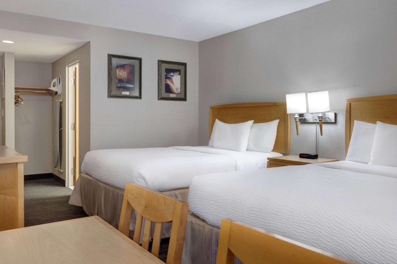 Days Inn By Wyndham Niagara Falls Near The Falls Dış mekan fotoğraf