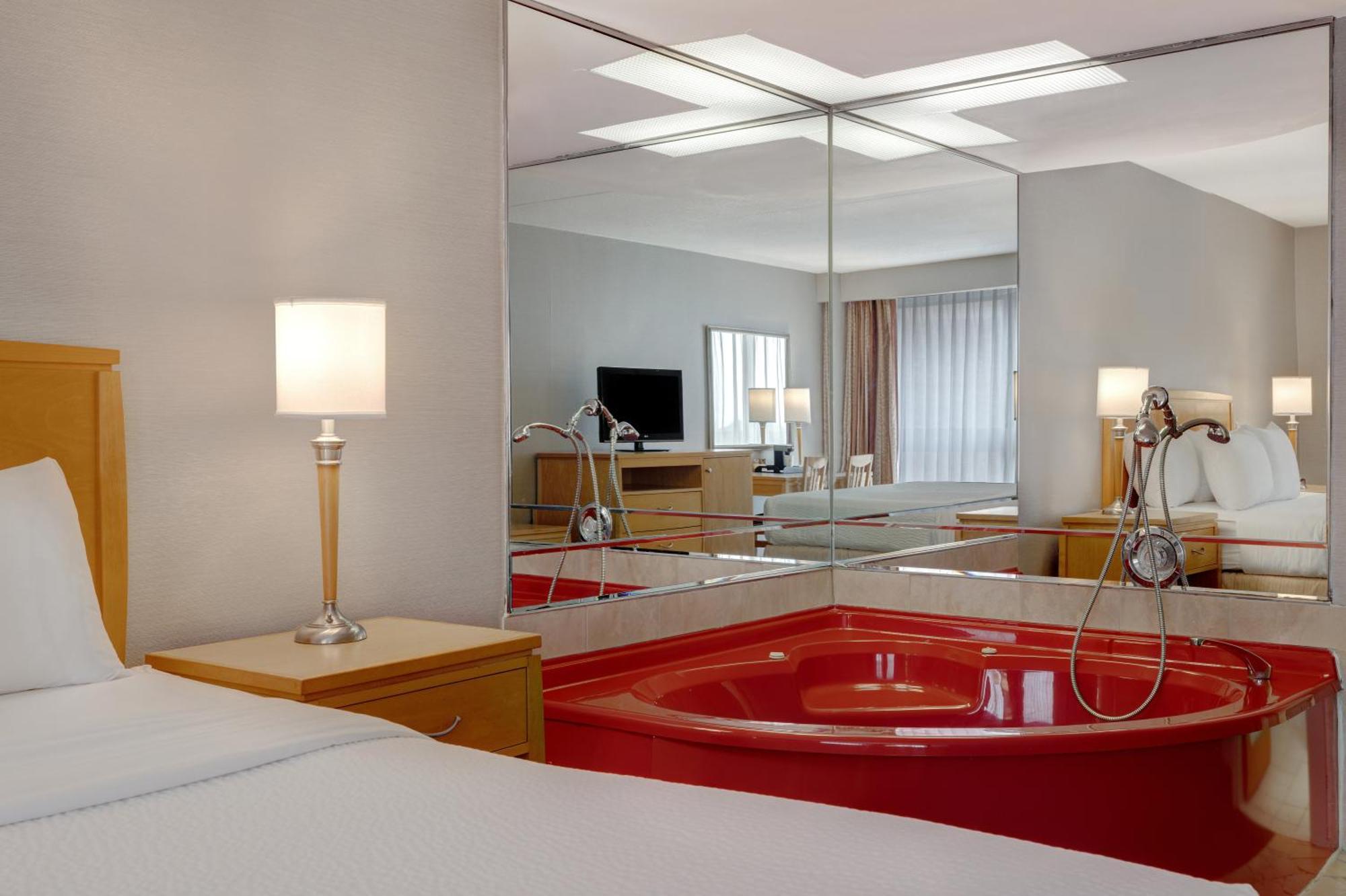 Days Inn By Wyndham Niagara Falls Near The Falls Dış mekan fotoğraf