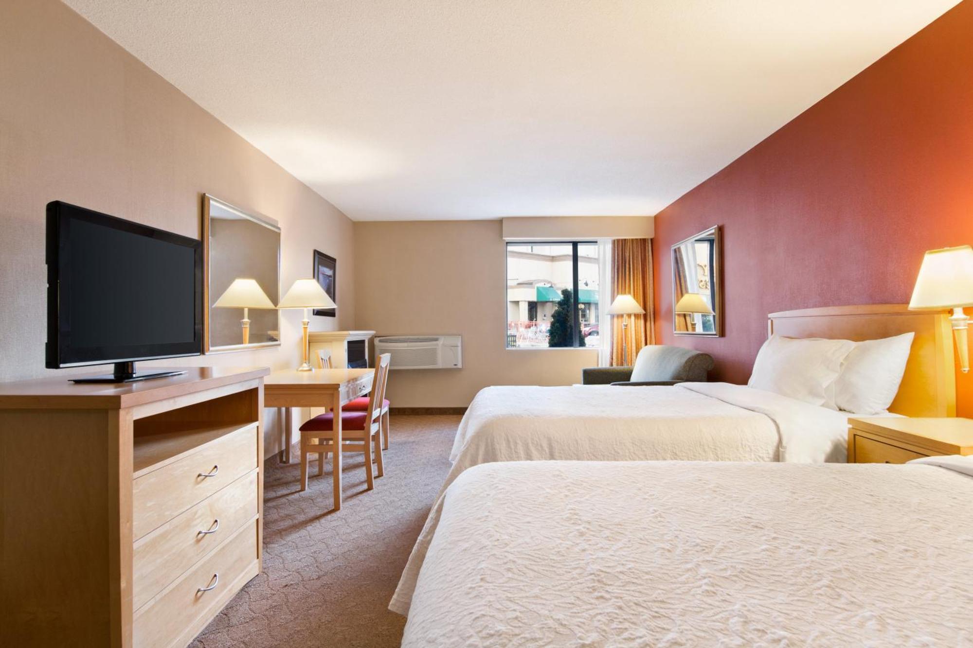Days Inn By Wyndham Niagara Falls Near The Falls Dış mekan fotoğraf